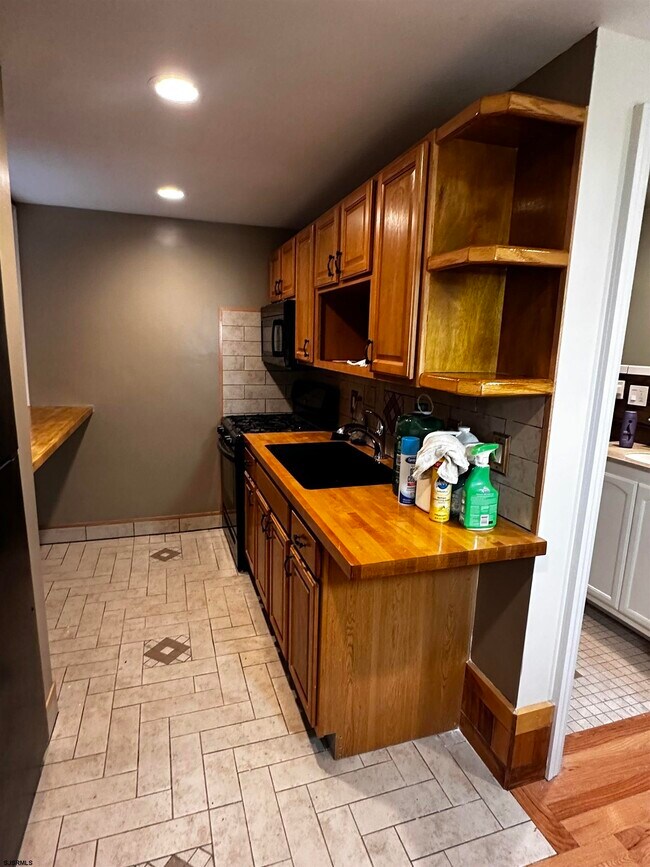 Foto del edificio - 1109 Arctic Ave