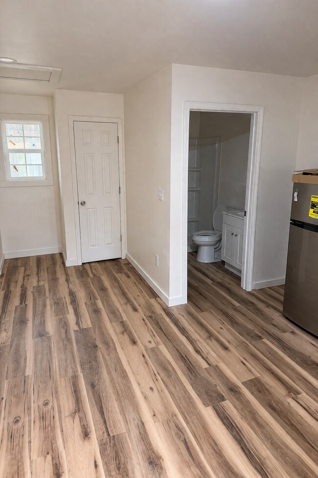 Foto del edificio - 1030 Bryan Dr