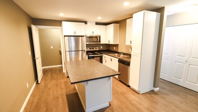 Building Photo - 3474 Maci Elle Ct SE