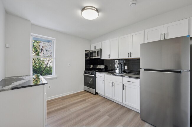 Foto del edificio - 5809 N Lambert-