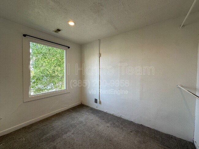 Foto del edificio - 2833 Grant Ave
