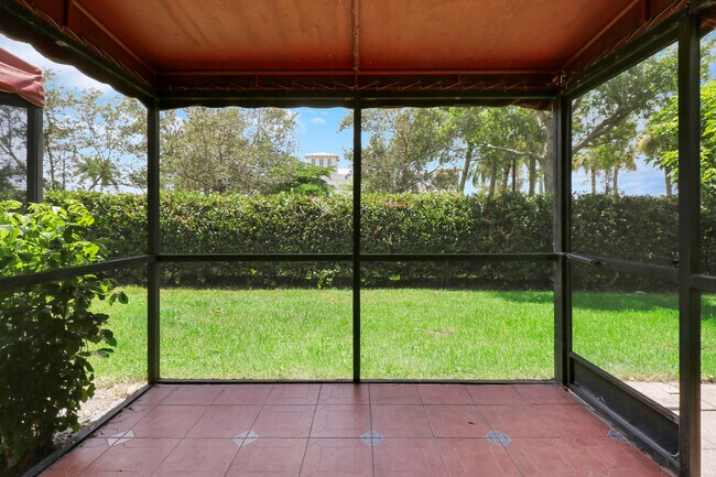 Foto del edificio - 12244 Sag Harbor Ct