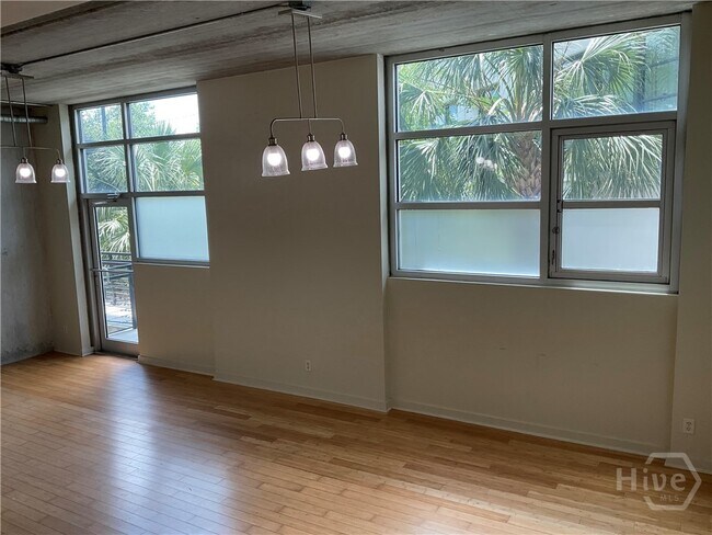 Foto del edificio - 545 Berrien St