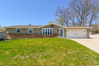 Building Photo - 981 Hillcrest Heights