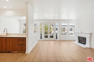 Building Photo - 80 N Raymond Ave