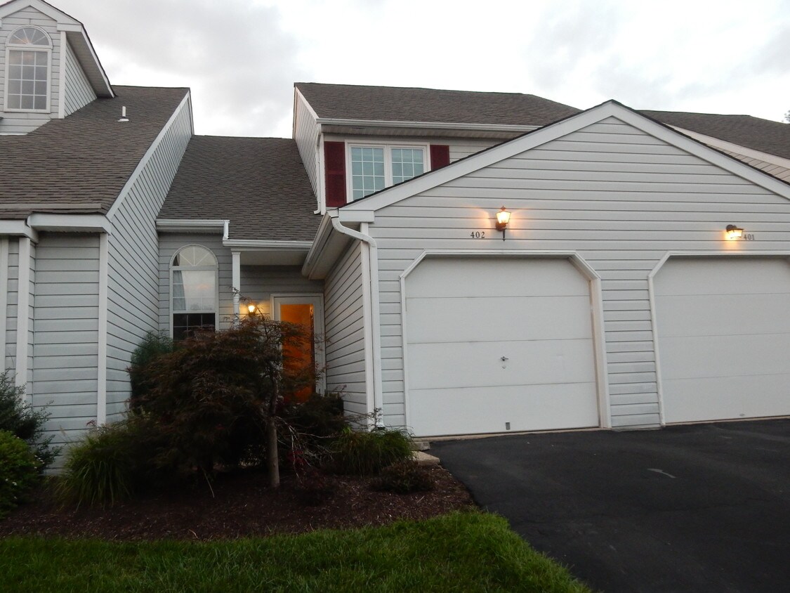 402 Somerset Ct, Lansdale, PA 19446 Townhouse for Rent in Lansdale