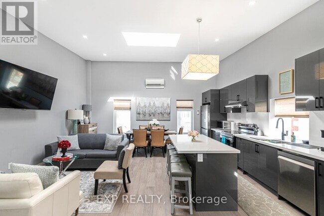 Building Photo - 5850 Ferry St