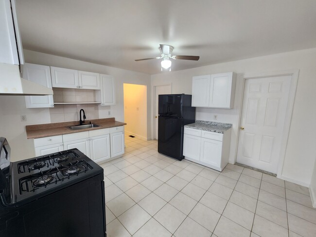 Foto del edificio - 1066 Webster St