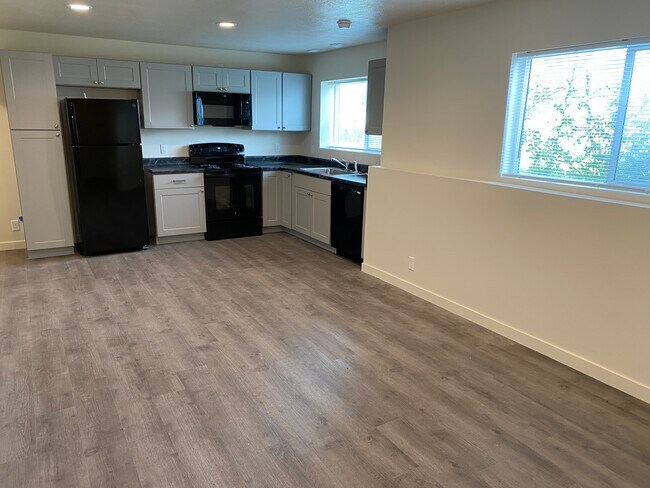 Furnished kitchen - 2817 S 1150 W