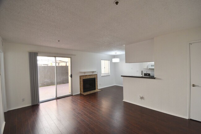 Foto del edificio - 11505 Riverside Dr