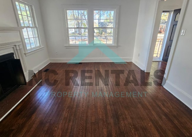 Building Photo - 1006 Panola St