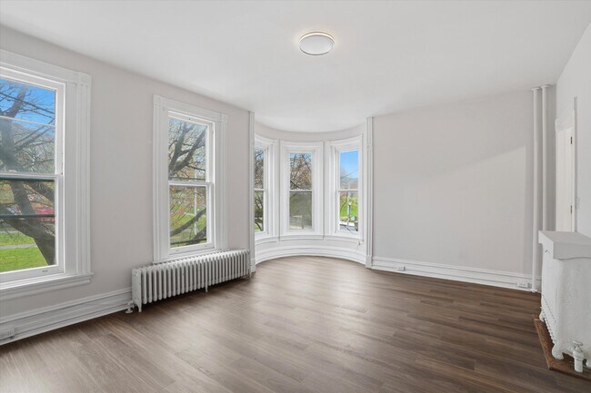 Building Photo - 112 N 11th St