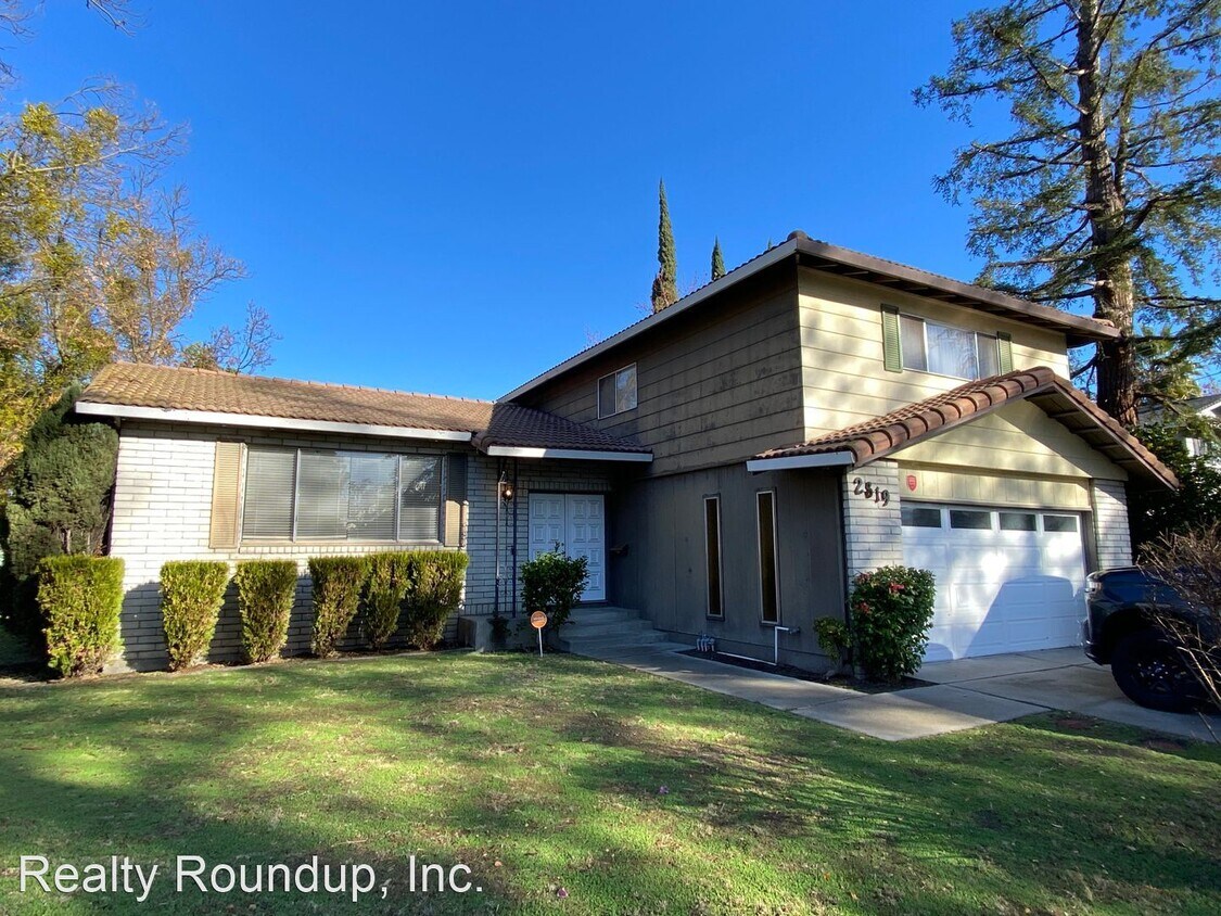 3 br, 2.5 bath House 2819 Bonniebrook Dr House Rental in Stockton