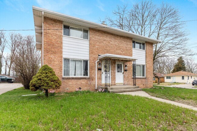 Foto del edificio - 841 Houseman Ave NE