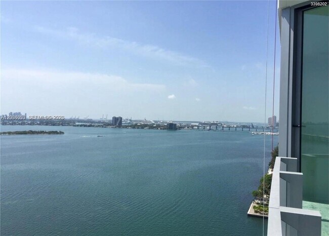 Foto del edificio - 2900 NE 7th Ave