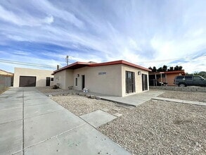 Building Photo - 66404 Cahuilla Ave