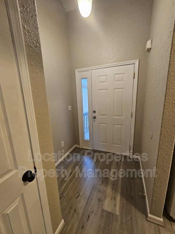 Building Photo - 944 N Field Stone Dr