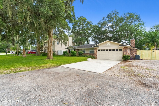 Building Photo - 1734 Hammock Cir W