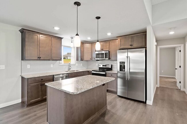 Foto del edificio - 3401 Yellowwood Dr