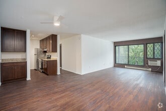 Living Room - 430 Mendota Apartments