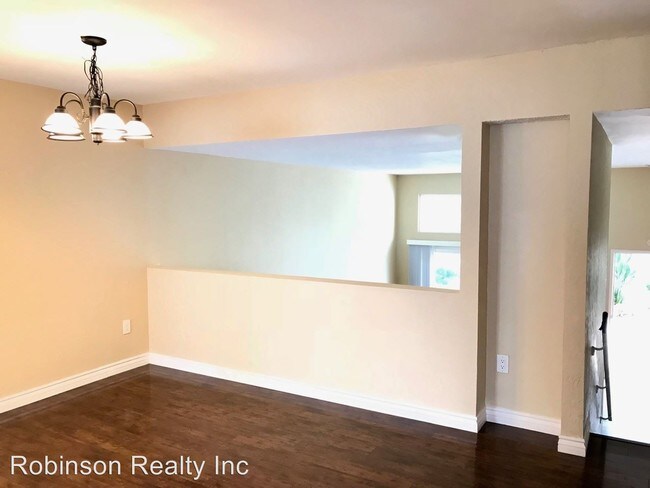 Building Photo - 3974 La Jolla Village Dr