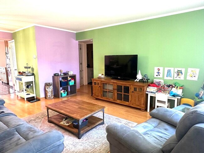 Building Photo - 9340 Hamilton Ct