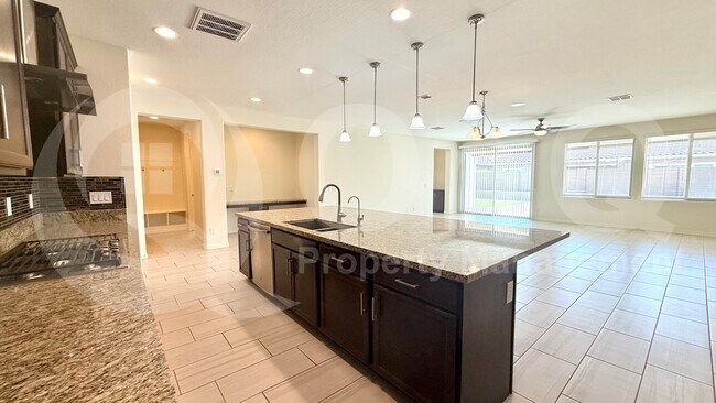 Foto del edificio - 9673 W Cashman Dr