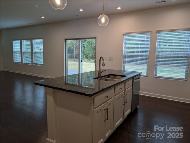 Foto del edificio - 5906 Fenway Dr