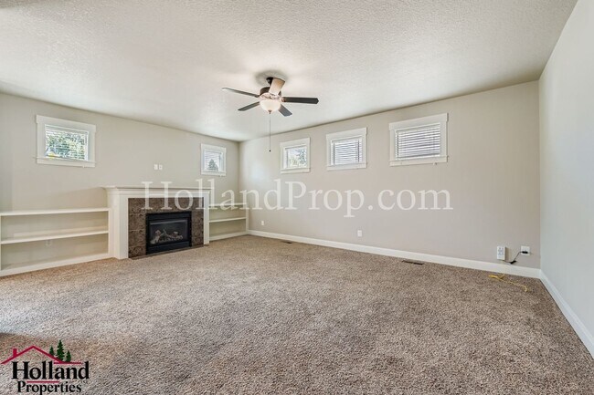Building Photo - Charming 3-Bedroom Home in Prime Beaverton...