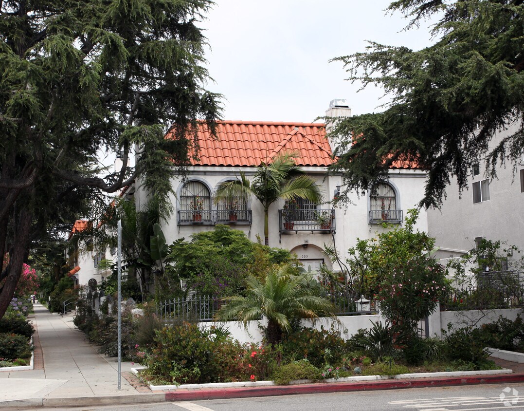Primary Photo - 903 Lincoln Blvd