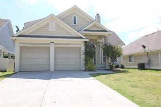 Building Photo - 509 Creekview Dr