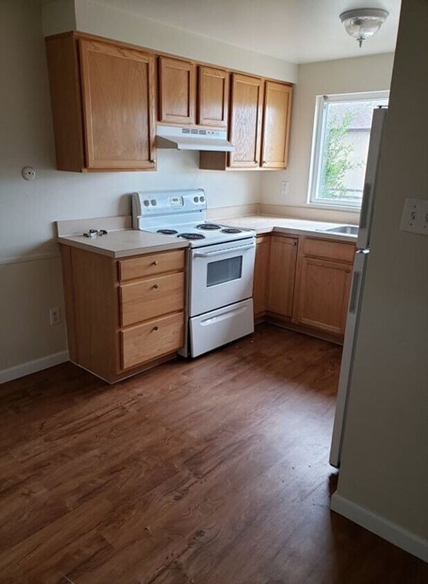 ** NICELY UPDATED UNIT ON POWERS CORRIDOR Townhouse for Rent in