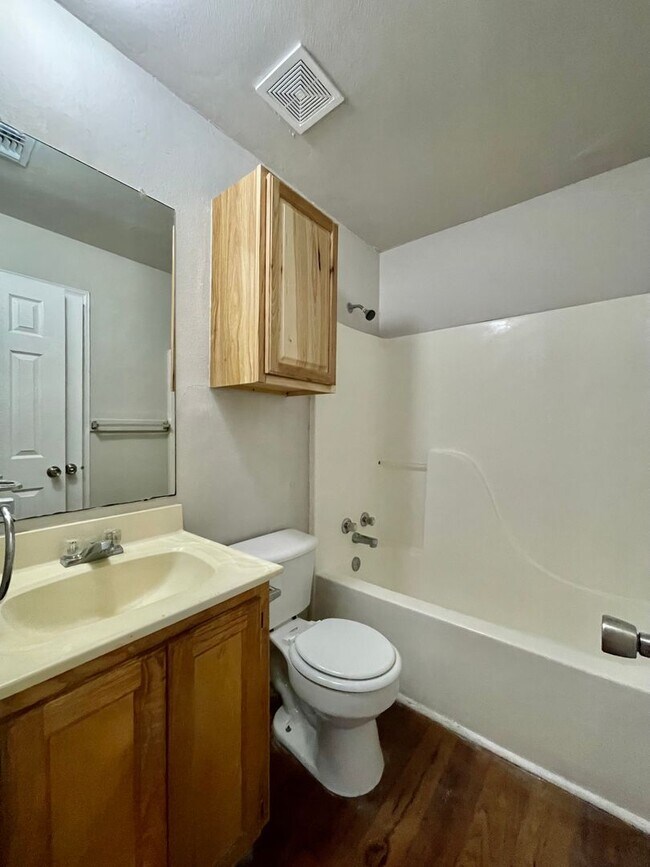 Foto del edificio - 1013-1015-1015 Advance St