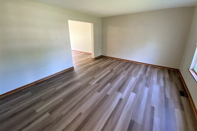Building Photo - 1847 Pebblestone Dr