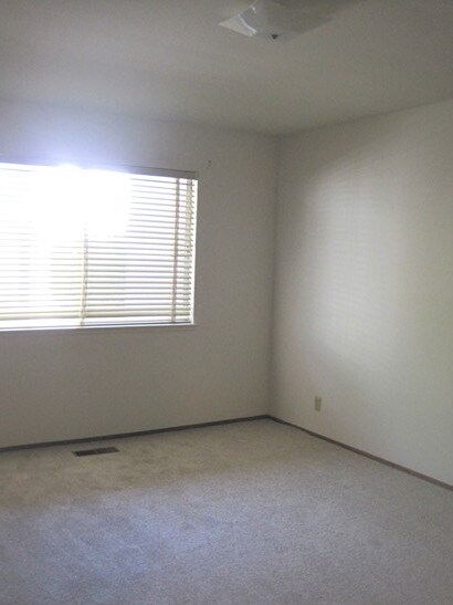 Foto del edificio - Spacious 1bd/1ba Near Downtown!