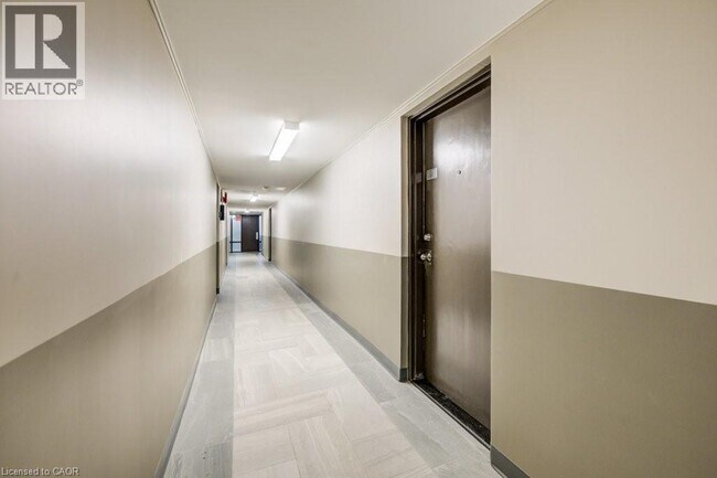 Photo du bâtiment - 82 Elgin St S