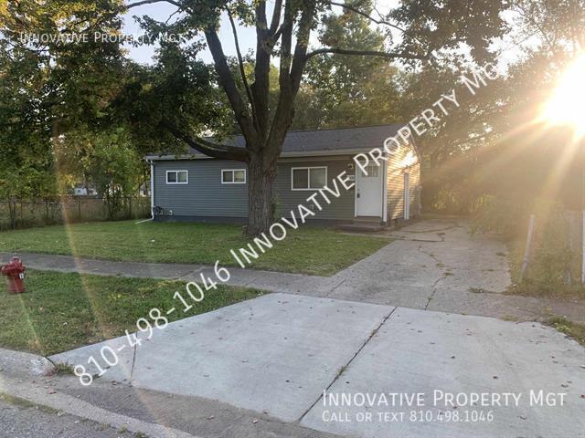 Building Photo - Elegant 3 bed, 1 bath. Completely remodele...