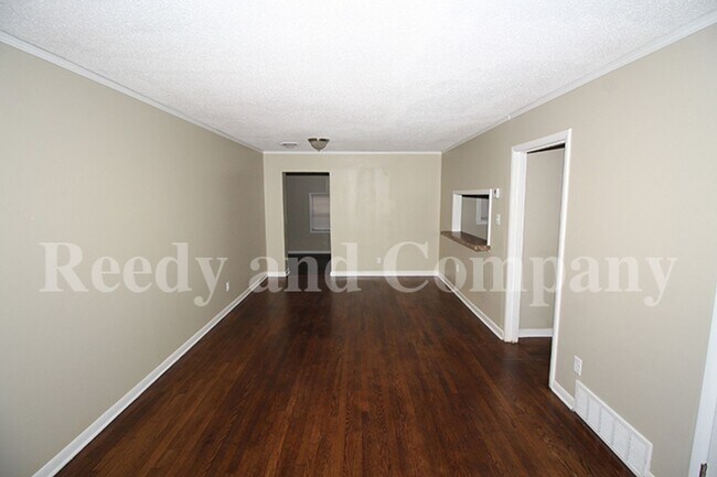 Building Photo - 1749 S Perkins Rd