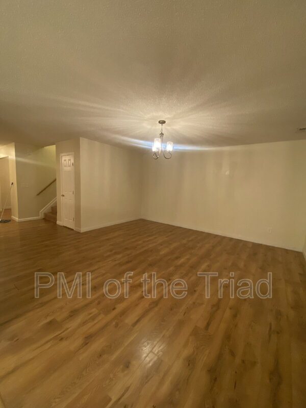 Building Photo - 200 Kinnley Ct