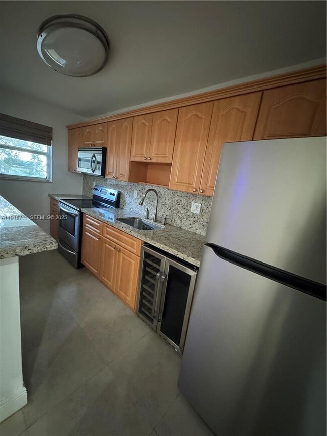 Building Photo - 5839 SW 74th Terrace