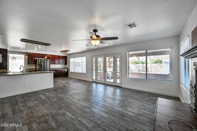Building Photo - 1836 E Aspen Way