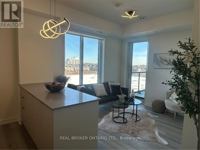 Building Photo - 3079 Trafalgar Rd