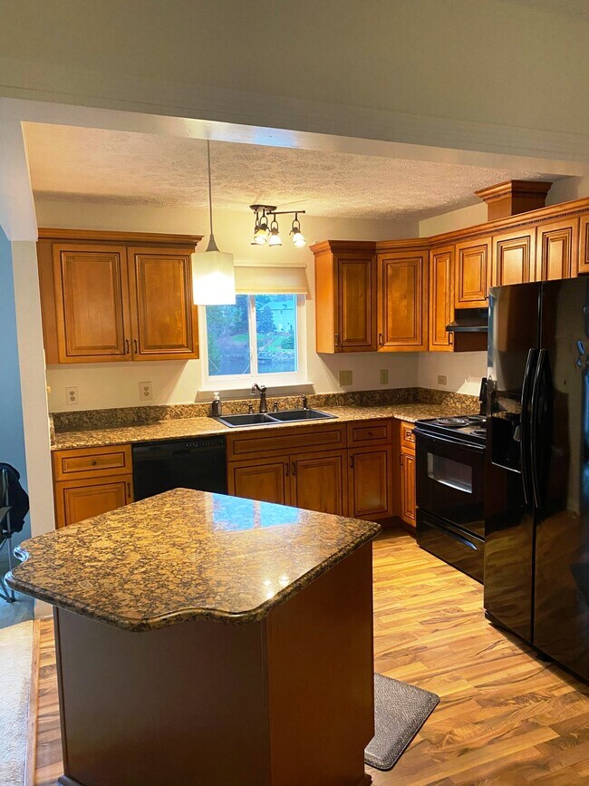 Foto del edificio - 104 Wyatts Pond Ln