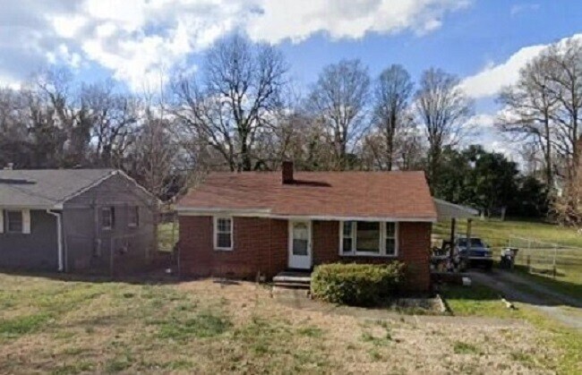 Building Photo - Nice 2BR/1BA House Near Camp North End in ...