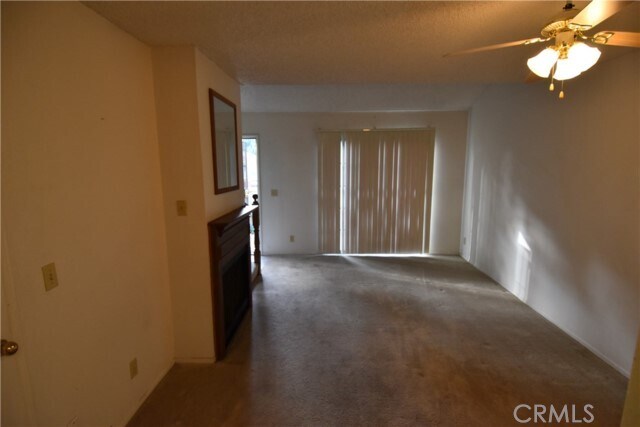 Building Photo - 8167 Vineyard Ave