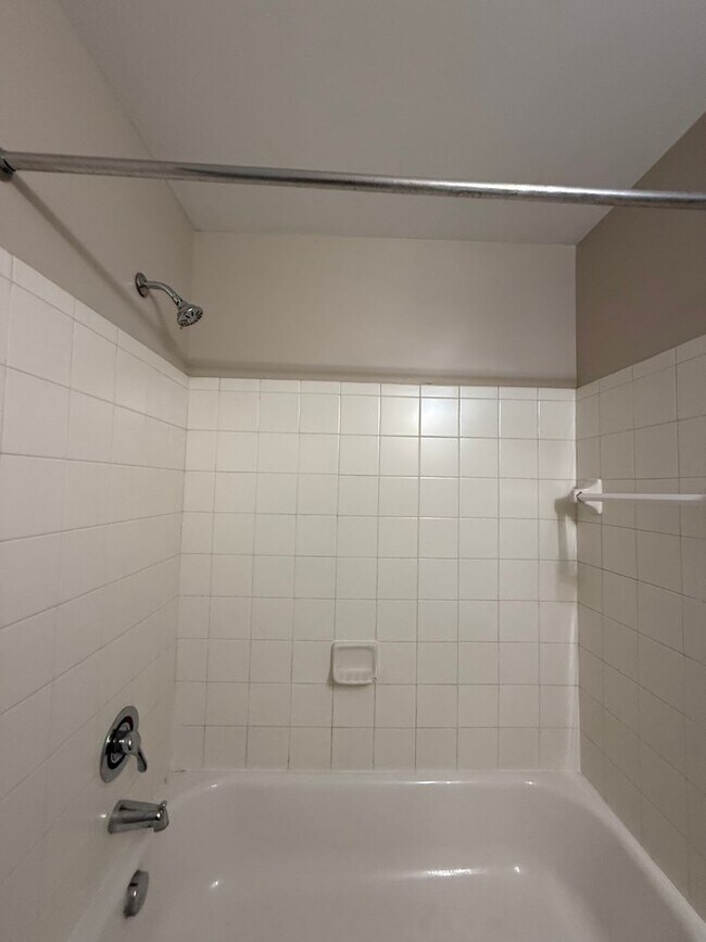 Building Photo - 15-1527 Kisling