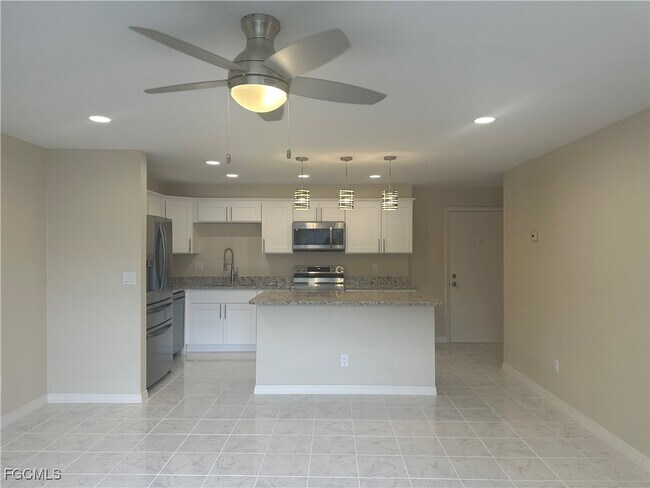 Building Photo - 4802 Tudor Dr