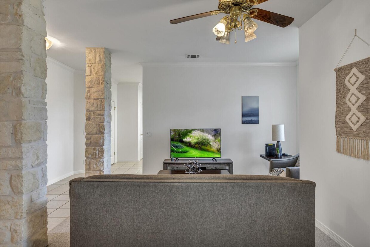 Foto principal - 403 Maple Run Dr
