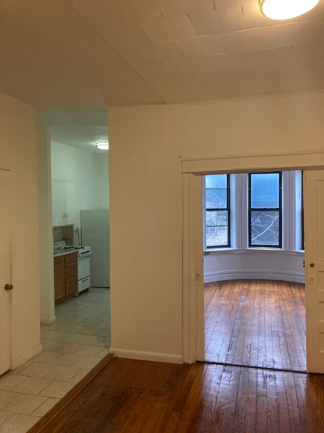 Foto del edificio - 6075 67th Ave