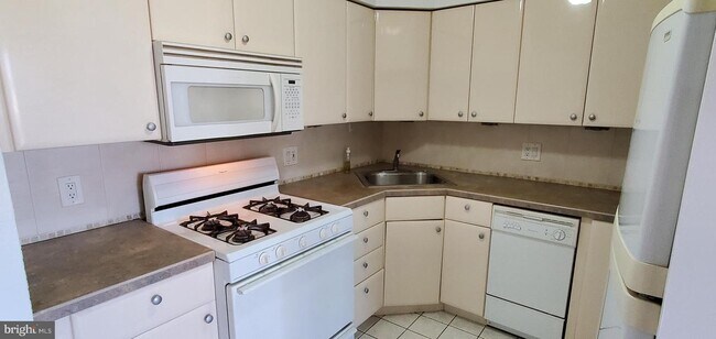 Foto del edificio - 301 Byberry Rd